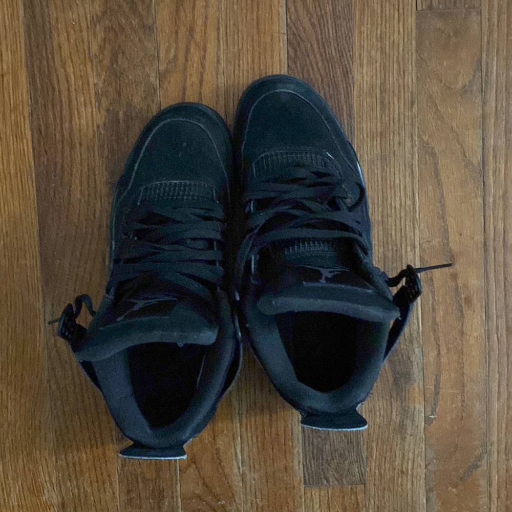 Black Cat 4s